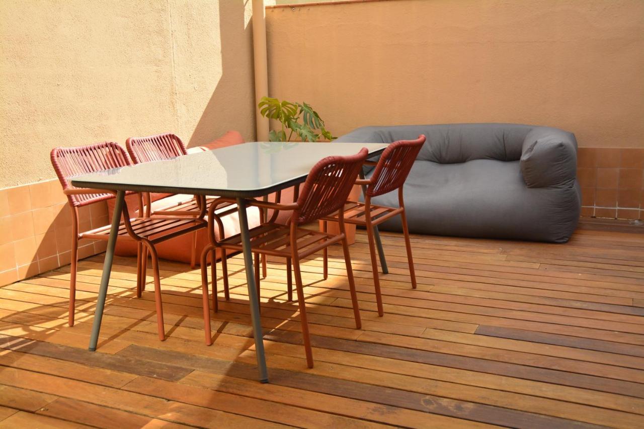 Latroupe Poblenou Hostel